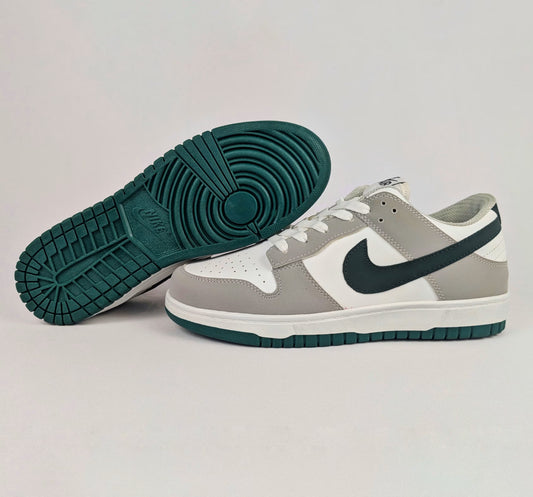 Nike Dunk Low sneakers (Indian Version) - Overstocked