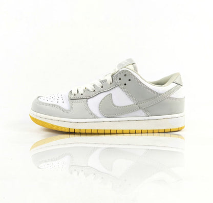 Nike Dunk Low - Overstocked