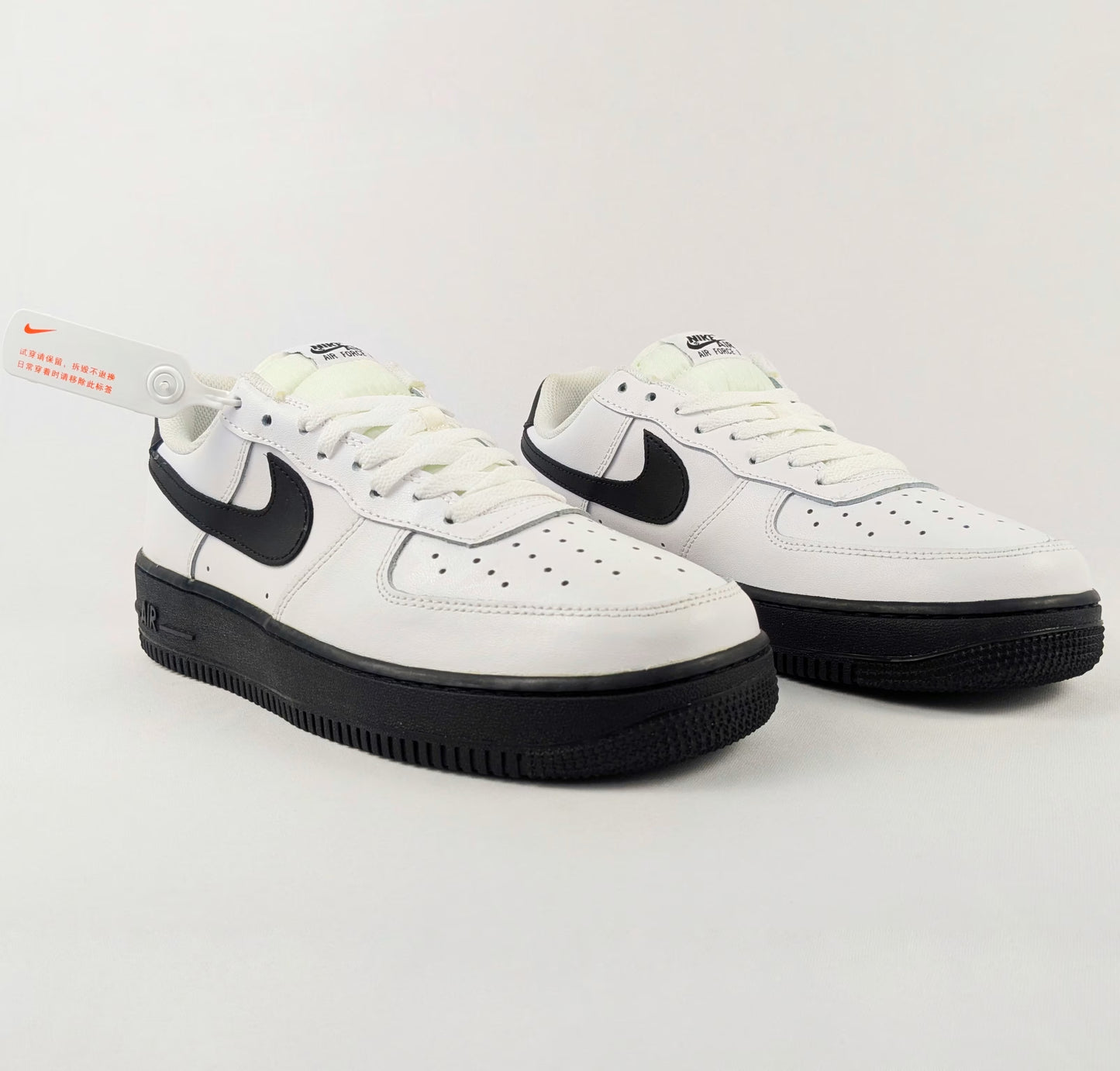 Nike Air Force 1 - Overstocked