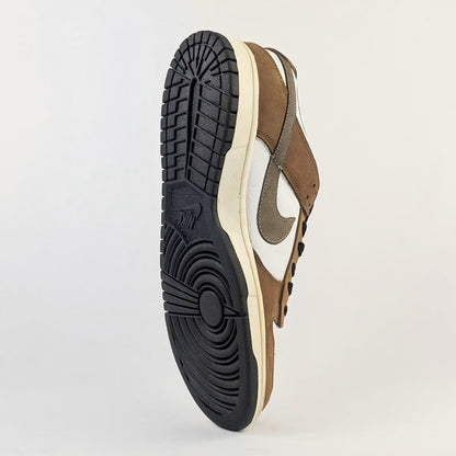 Nike Dunk Low - Overstocked