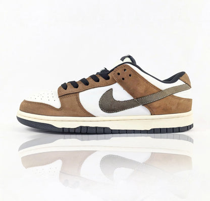 Nike Dunk Low - Overstocked
